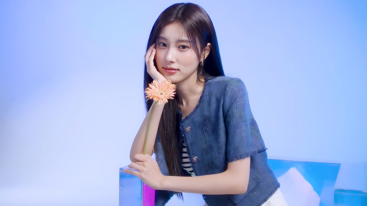 hyemsta's tweet photo. Kang Hyewon for Roem Pre-Fall Collections 🌼

▶️ https://t.co/l1zgYhodVc

#강혜원 #KangHyeWon #カンヘウォン https://t.co/VmvBfFhiuZ