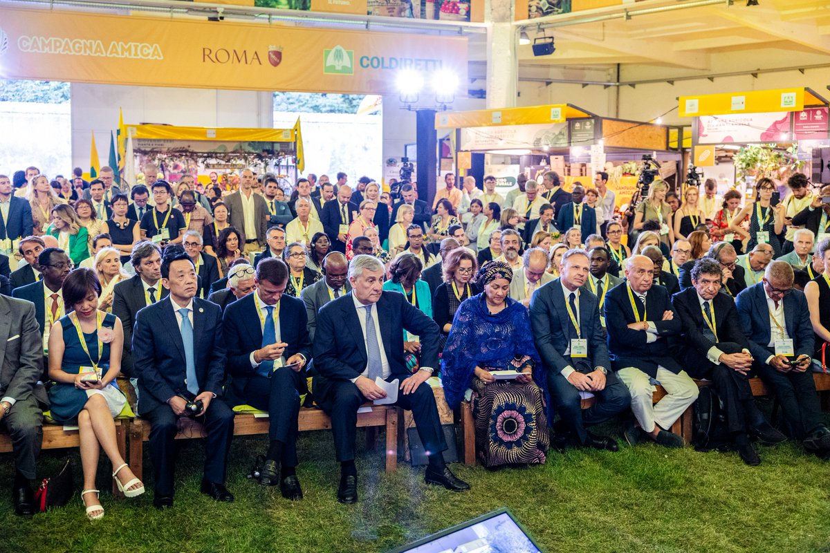 FAOScienceChief's tweet image. The power of farmers is huge. We must listen to the people who grow our food.  

At #UNFSS2023, together with @FAODG @AminaJMohammed @ItalyMFA_int @MariaLenasemedo @stefanosfotiou, we made sure their voices are properly heard and that #AgInnovation will leave no one behind.