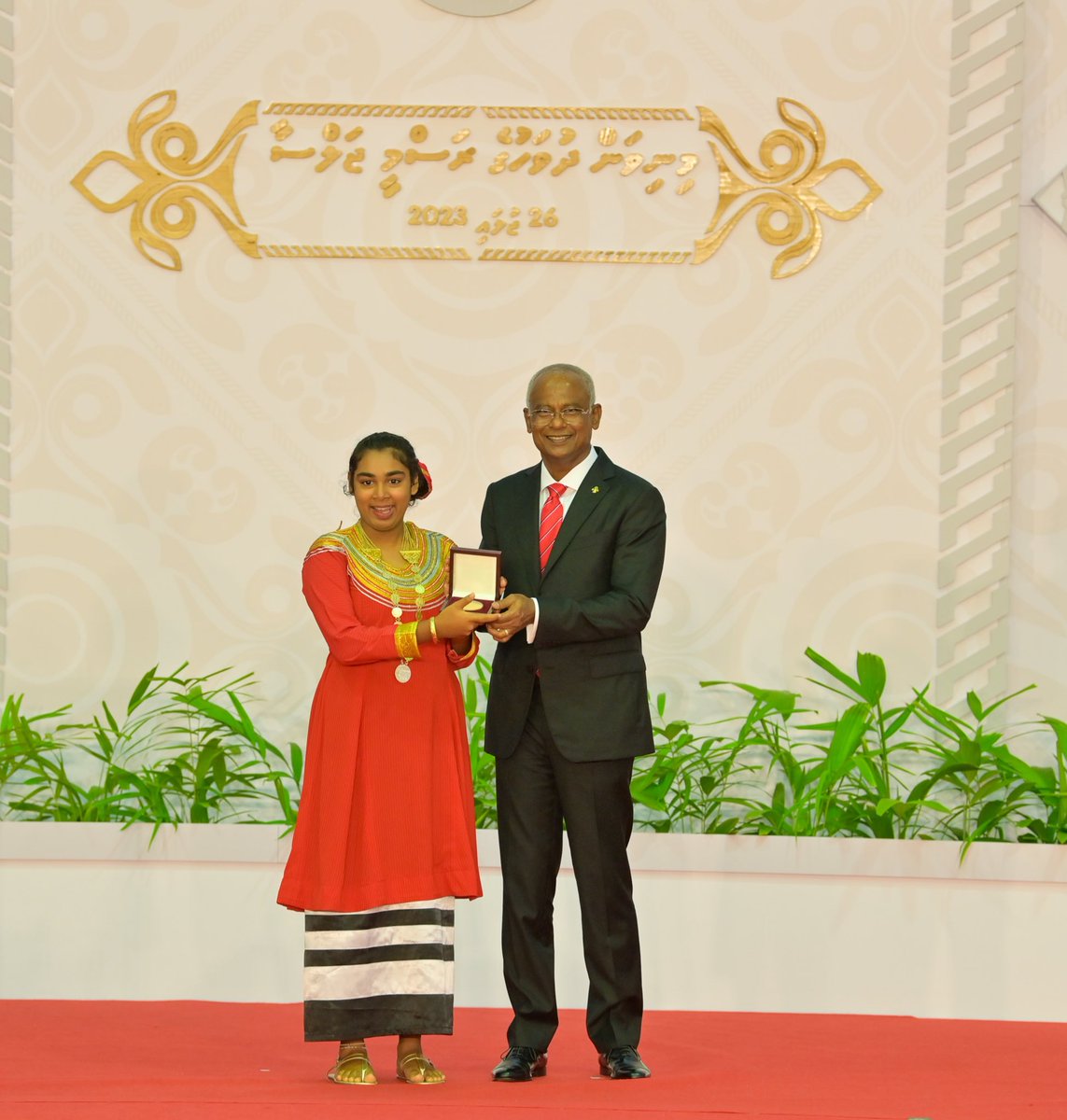 AhmedMahloof's tweet photo. ސްޕެޝަލް އޮލިމްޕިކްސް މޯލްޑިވްސް އުފައްދާ، ހާއްސައެހީތެރިކަން ބޭނުންވާ ކުދިން ބައިނަލްއަގުވާމީ މައިދާނުގައި ވާދަކުރުމުގެ ފުރުސަތު ފަހިކޮށްދީ އަދި އެކުދިން ރާއްޖެއަށް ހޯދައިދޭ ކާމިޔާބީ ތަފާތުކުރުމެއްނެތި މިއަދު އަގުވަޒަންކުރެވޭކަމީ މިނިވަން ދުވަސް ފާހަގަ ކުރާއިރު ލިބޭ އެންމެ ބޮޑު ހިތްހަމަޖެން. 

އުފާވެރި މިނިވަންދުވަހުގެ ހެޔޮ އެދުމާއި ތަހުނިޔާ އަރިސްކުރަން. 🇲🇻