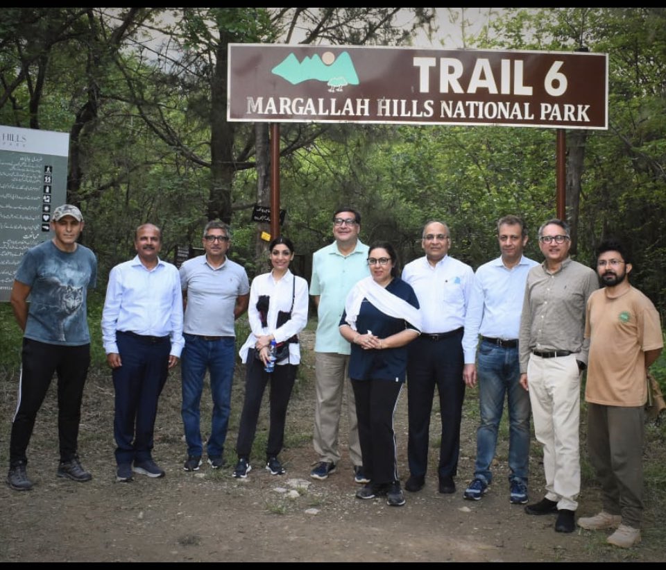 Saratkp's tweet photo. Hiking Trail 6 with the @WWFPak board and president of @WWF International @AdilNajam. What a wonderful opportunity to meet Mr. Najam and to learn about his commitment to nature and humanity! Also a big thank you to @WildlifeBoard for this #leopardtrail #WWF #margallahills https://t.co/FOxeZkrg5m