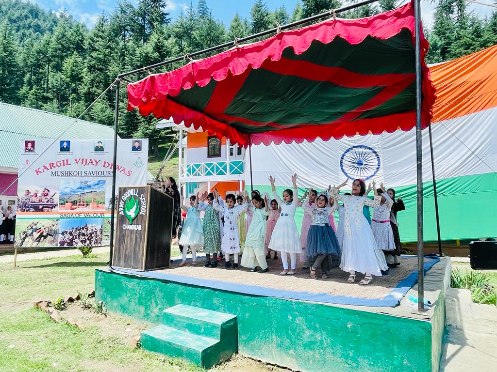 Raziya_Lolabi's tweet photo. "Saluting the Courage: AGS CHANDIGAM Marks Kargil Vijay Diwas with Dignity"
#IndianArmy
#KargilVijayDiwas
#RealHeroes
#ProsperousKashmir
#YouthofKashmir
#EducatedKashmir
#VandeMaTaram
#IAmKashmir
#SentinelsofLolab
#ProsperousKashmir
#StudentsOfKashmir https://t.co/s0qWThSCXf