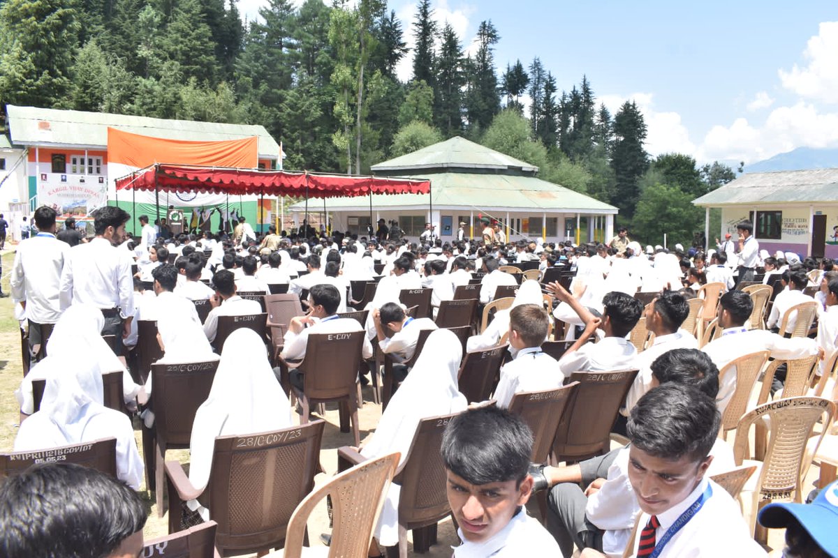 Raziya_Lolabi's tweet photo. "Saluting the Courage: AGS CHANDIGAM Marks Kargil Vijay Diwas with Dignity"
#IndianArmy
#KargilVijayDiwas
#RealHeroes
#ProsperousKashmir
#YouthofKashmir
#EducatedKashmir
#VandeMaTaram
#IAmKashmir
#SentinelsofLolab
#ProsperousKashmir
#StudentsOfKashmir https://t.co/s0qWThSCXf
