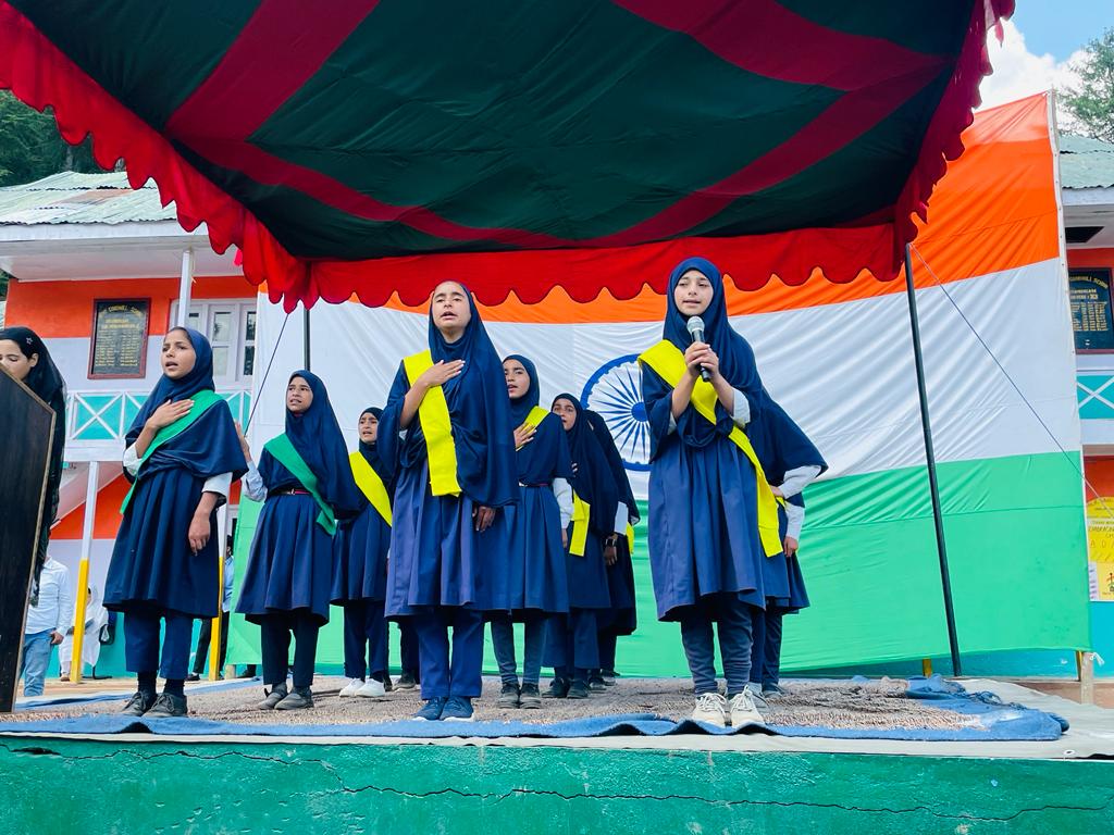 Raziya_Lolabi's tweet photo. "Saluting the Courage: AGS CHANDIGAM Marks Kargil Vijay Diwas with Dignity"
#IndianArmy
#KargilVijayDiwas
#RealHeroes
#ProsperousKashmir
#YouthofKashmir
#EducatedKashmir
#VandeMaTaram
#IAmKashmir
#SentinelsofLolab
#ProsperousKashmir
#StudentsOfKashmir https://t.co/s0qWThSCXf