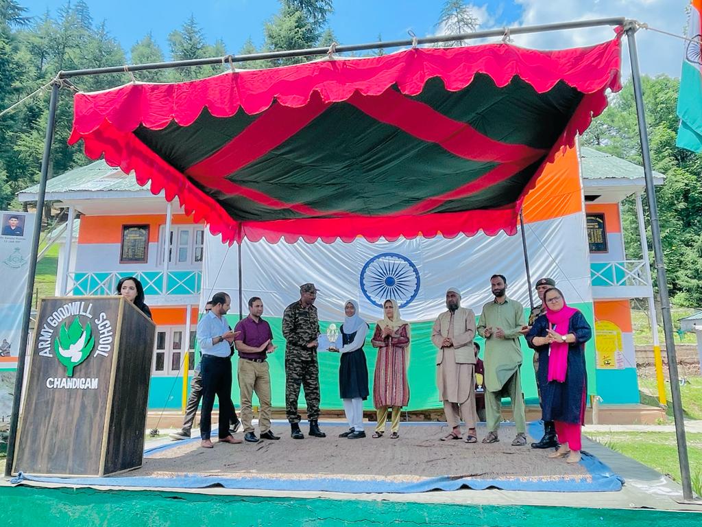 Raziya_Lolabi's tweet photo. "Saluting the Courage: AGS CHANDIGAM Marks Kargil Vijay Diwas with Dignity"
#IndianArmy
#KargilVijayDiwas
#RealHeroes
#ProsperousKashmir
#YouthofKashmir
#EducatedKashmir
#VandeMaTaram
#IAmKashmir
#SentinelsofLolab
#ProsperousKashmir
#StudentsOfKashmir https://t.co/s0qWThSCXf