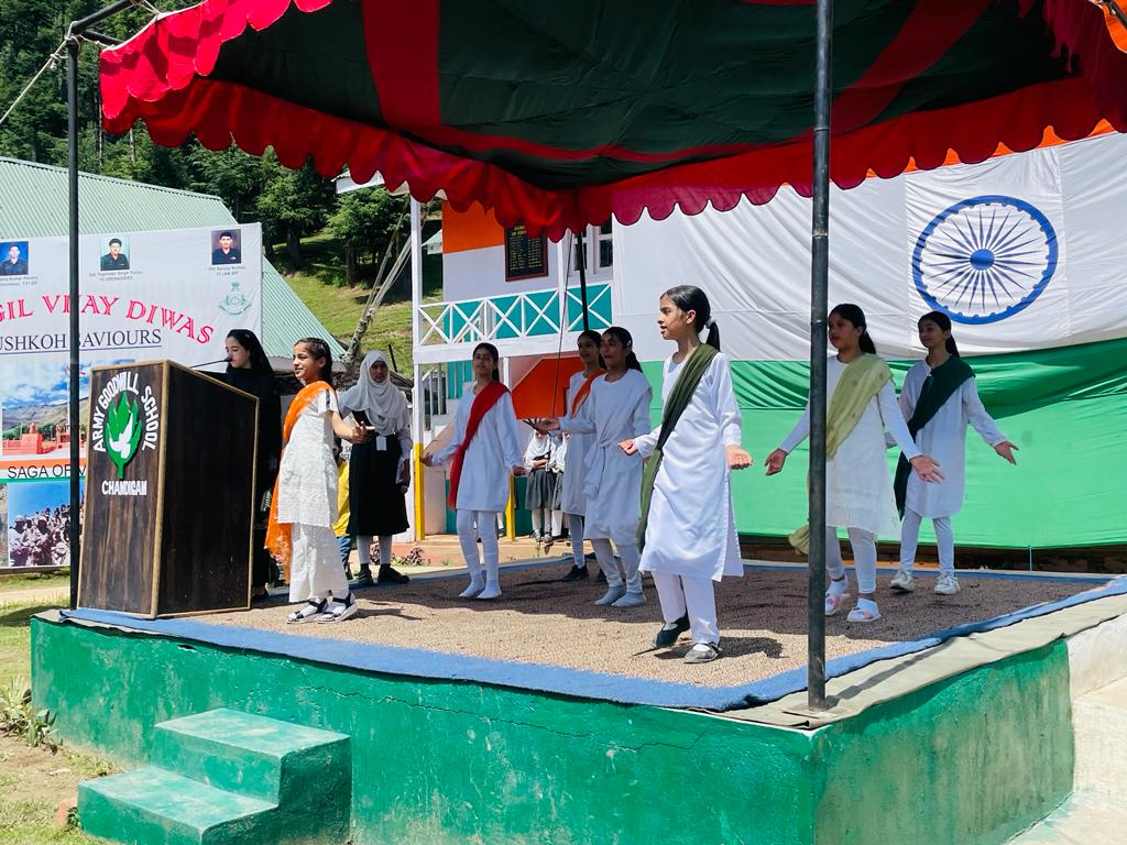 sarali118706999's tweet photo. "Saluting the Courage: AGS CHANDIGAM Marks Kargil Vijay Diwas with Dignity"
#IndianArmy
#KargilVijayDiwas
#RealHeroes
#ProsperousKashmir
#YouthofKashmir
#EducatedKashmir
#VandeMaTaram
#IAmKashmir
#SentinelsofLolab
#ProsperousKashmir
#StudentsOfKashmir https://t.co/32PIx2LGOL