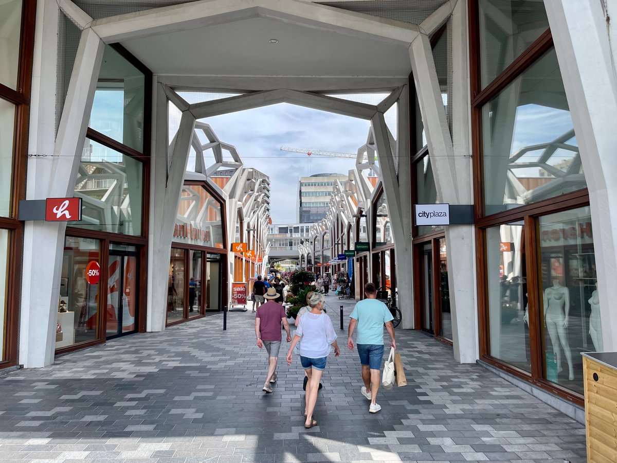 Ongehinderd (@ongehinderd) on Twitter photo Wist je dat we naast gebouwen ook de toegankelijkheid van de openbare ruimte in kaart brengen? We kijken dan o.a naar hoogteverschillen, bankjes, bestrating, routes en bereikbaarheid. Hier was onze inspecteur aanwezig in <a href="/Gem_Nieuwegein/">Gemeente Nieuwegein</a>. #Toegankelijkheid #openbareruimte Wist je dat we naast gebouwen ook de toegankelijkheid van de openbare ruimte in kaart brengen? We kijken dan o.a naar hoogteverschillen, bankjes, bestrating, routes en bereikbaarheid. Hier was onze inspecteur aanwezig in <a href="/Gem_Nieuwegein/">Gemeente Nieuwegein</a>. #Toegankelijkheid #openbareruimte