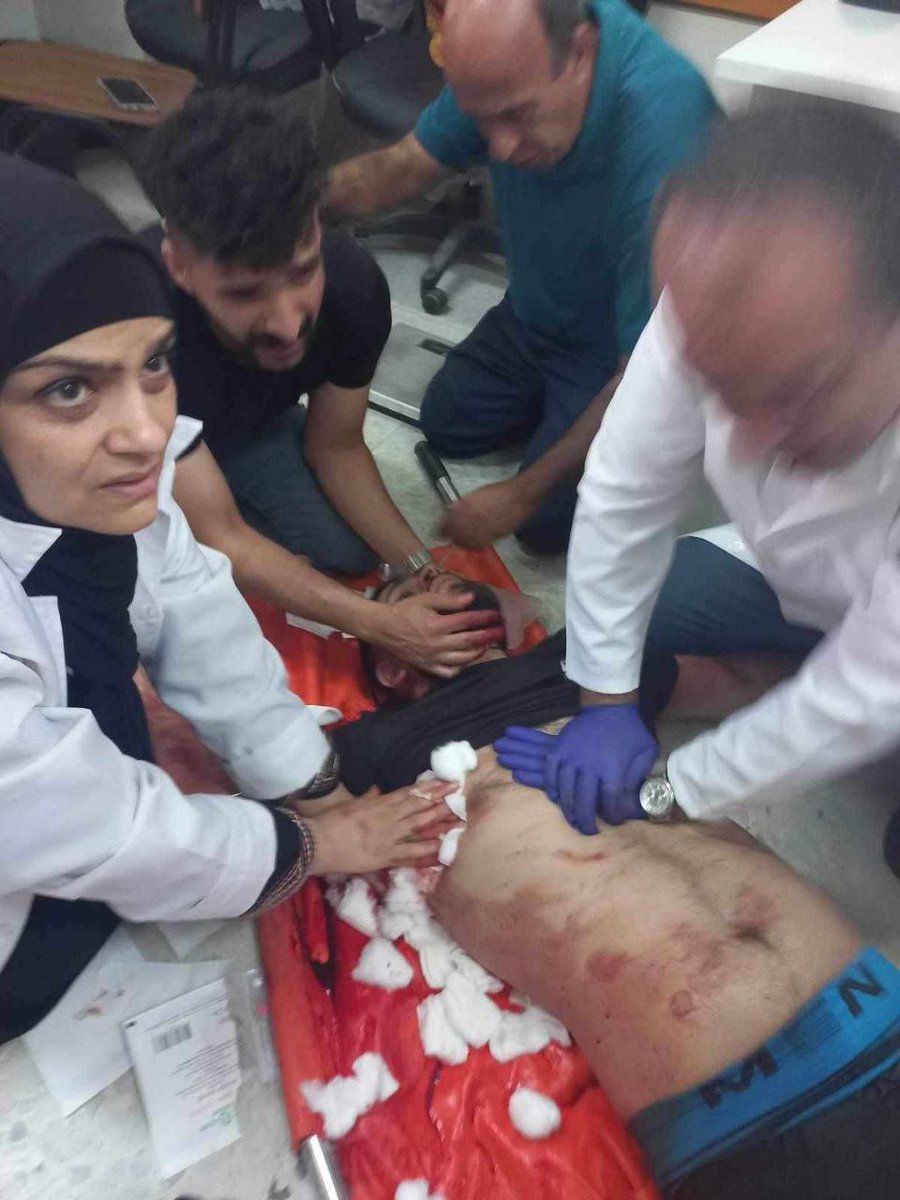 ConnieDeWitt16's tweet photo. #Urgente: Un herido grave llegó al Hospital Rafidia de #Naplusa 🇵🇸 https://t.co/dFKcym4mGF