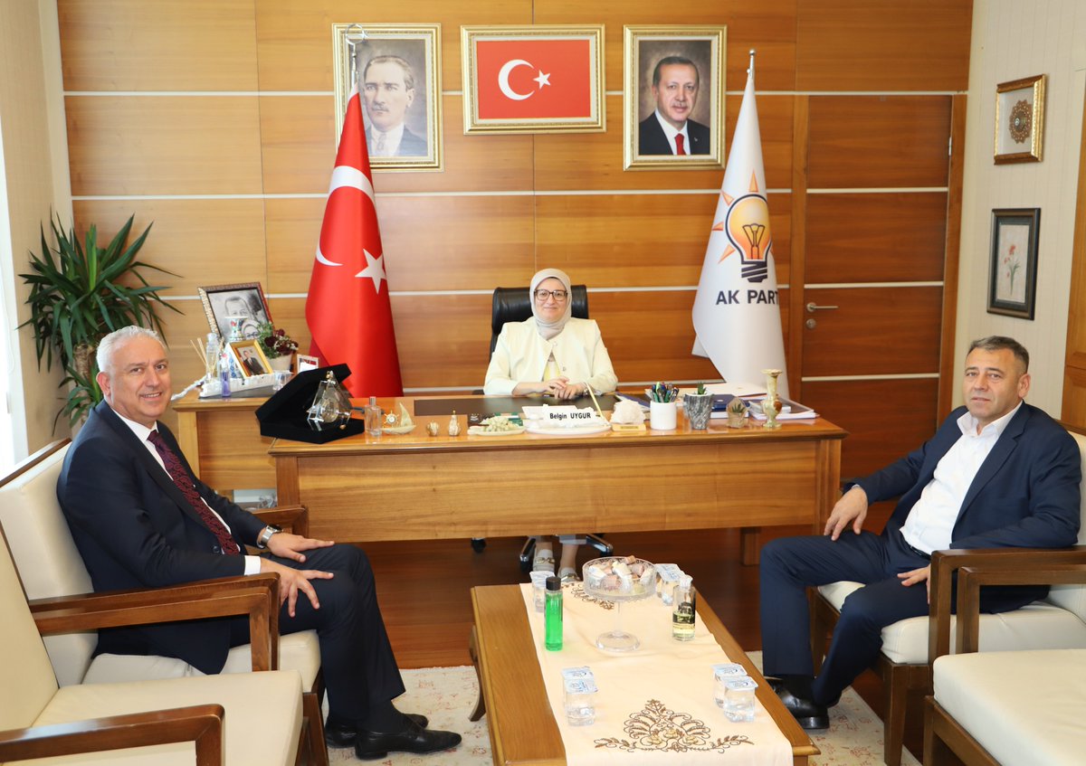 📍AK Parti Genel Merkezi

Balıkesir İl Başkan Yardımcımız Sezai DOĞAN ve Ahmet CAN Bey'e nazik ziyaretleri için teşekkür ederim.