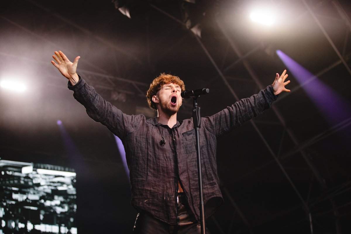 Orchard_live's tweet photo. We've loved seeing all of your photos from @tom_grennan's huge show at Swansea's #SingletonPark on Sunday. Don't forget to keep tagging us in yours so that we can see how much fun we all had! 🤩
📸 - @nadinebphoto https://t.co/t1yPSKy9FU