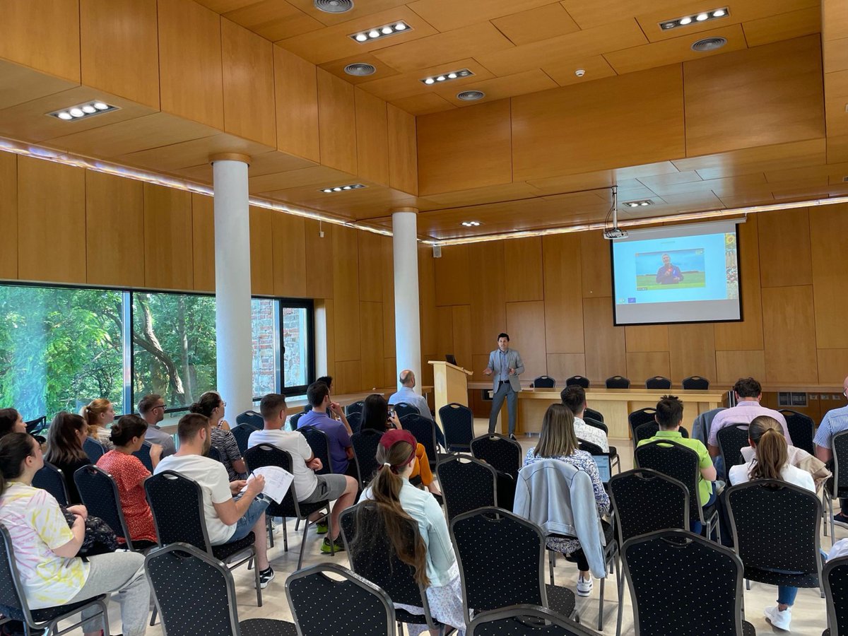 LAgrestic's tweet photo. Durante il seminario e la sessione informativa svolte presso l’Università di Agronomia e Scienze Veterinarie (USAMV) di Cluj- Napoca in Romania sono stati illustrati gli obiettivi e i primi risultati ottenuti con il progetto Life Agrestic. @LIFEprogramme https://t.co/ltQjPDxXGf