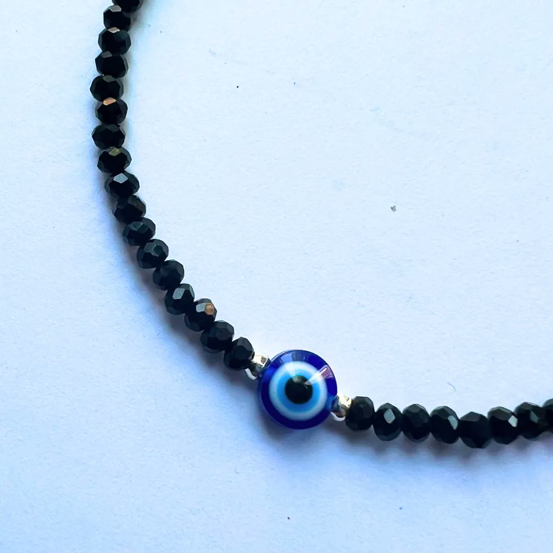 MangoLuxe's tweet image. Embrace the harmony of style, spirituality, and coastal allure with our Black Bead Anklet. Elevate your fashion statement and exude positive vibes wherever you go 🌊💫 

#BlackBeadAnklet #EvilEyeCharm #SummerBeachVibes #UrbanChic #PositiveVibesOnly #ShopNow #MangoLuxe