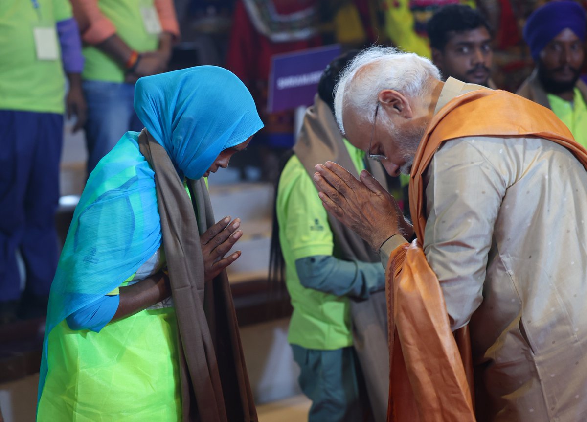 Narendra Modi tweet media