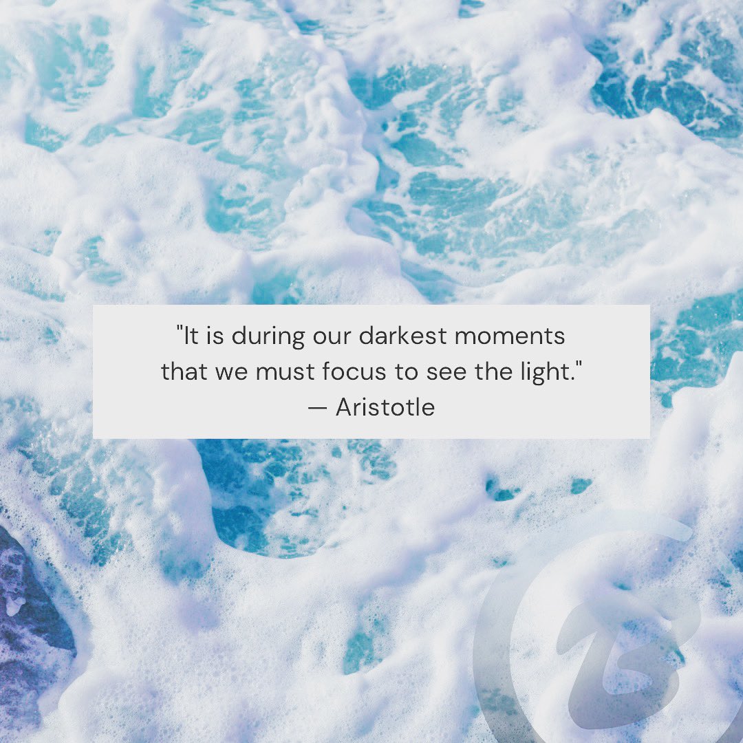 EricaMDCruz's tweet photo. When times are hard, keep your head up and seek the light 💪
#quoteoftheweek #dontgiveup #bestrong #keepyouheadup https://t.co/oL8DeXIEgd