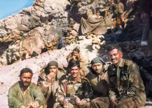 Kashirjannat's tweet photo. Kargil war which started in the month May 3, 1999 was fought for 2 months and ended on 26 july 1999 with the victory of the Indian Army 
#KargilVijayDiwas #KVD2023 #24YrsOfKargil #HerosofKashmir https://t.co/JQLhbg11BO