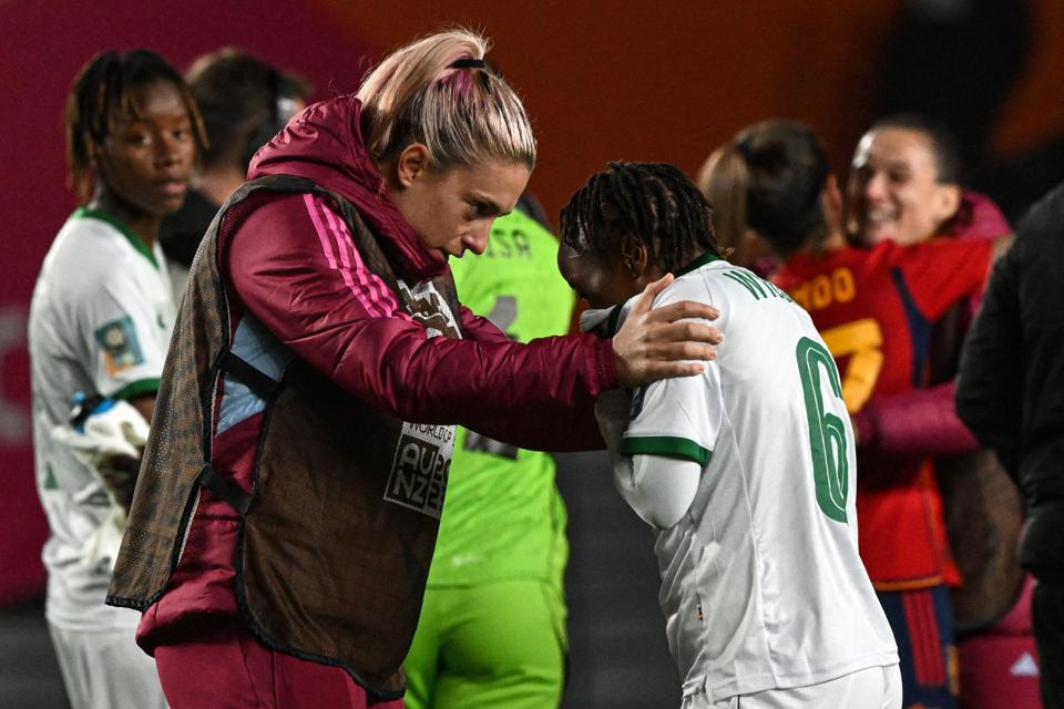 AsifBurhan's tweet photo. #BallonDor winner @alexiaputellas comforts @Copper_Queens player Mary Wilombe at the end of #ESPZAM #ESP #ZAM (Photo: Saeed Khan) https://t.co/n3JX8SLqh5