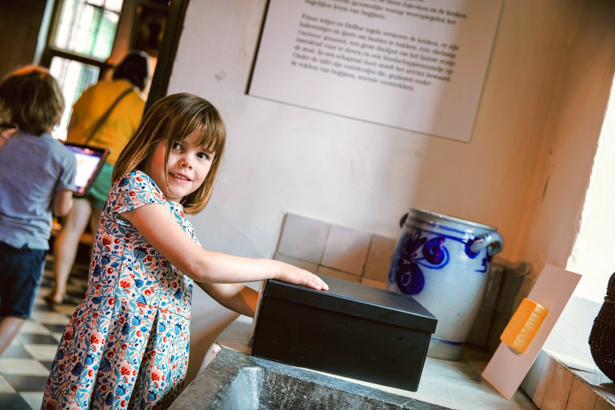 𝗦𝗰𝗵𝗮𝘁𝘁𝗲𝗻 𝘃𝗮𝗻 𝗩𝗹𝗶𝗲𝗴 𝗶𝗻 𝗵𝗲𝘁 𝗕𝗲𝗴𝗶𝗷𝗻𝗵𝗼𝗳𝗺𝘂𝘀𝗲𝘂𝗺
Een museumbezoek is de ideale activiteit als de weersvoorspellingen moeilijk te volgen zijn 🌦 Tip: ga op schattenzoektocht met Vlieg!