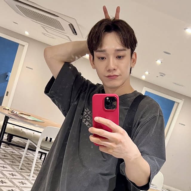 tbestJD's tweet photo. jongdae youtube update; selfie 😭😭 https://t.co/uIDhya370c