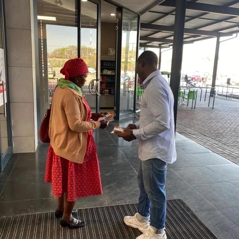 bohlabela_show's tweet photo. The Bohlabela Annual Show crew were out in Thulamahashe making sure everyone knows that there's a big show coming this Spring! Be part of it, get involved by commenting or visit https://t.co/FTZ4zr8SDT for more info! #bohlabelashow23 https://t.co/7QHvGKZBt7