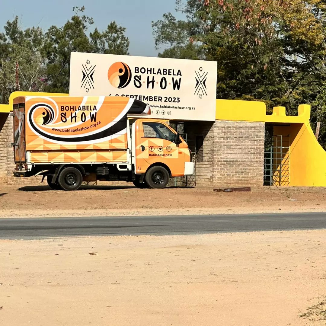 bohlabela_show's tweet photo. The Bohlabela Annual Show crew were out in Thulamahashe making sure everyone knows that there's a big show coming this Spring! Be part of it, get involved by commenting or visit https://t.co/FTZ4zr8SDT for more info! #bohlabelashow23 https://t.co/7QHvGKZBt7