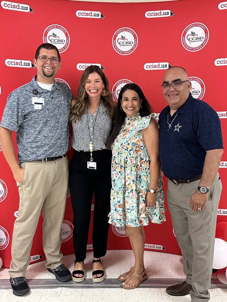 EmSchellinger1's tweet photo. @CCISD New Hires have a promising year ahead of them! 💫🎉 It was a great morning presenting to Elementary Teachers on how to have a successful first 20 Days of School and @ckhflippengroup strategies! #ccisdstrongertogether https://t.co/tY1Xr9FP9o