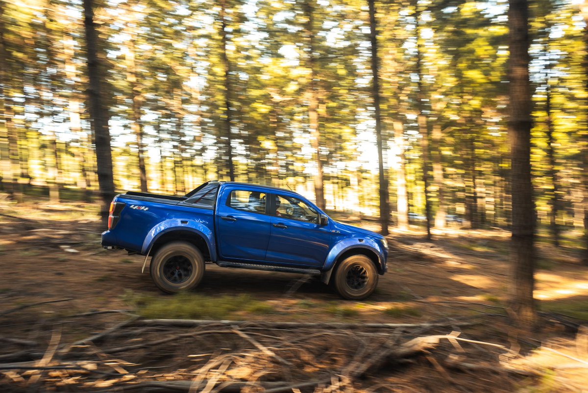 _ArriveAlive's tweet photo. Tough, capable and exclusive – the new ISUZU D-MAX Arctic AT35  https://t.co/vkAxSdnrlI

#ArriveAlive @isuzusa https://t.co/lMESbjPiMW