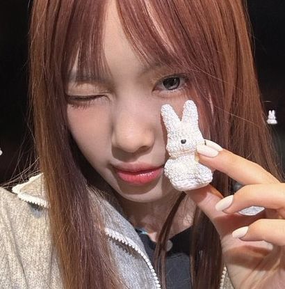 zebsarchive's tweet photo. ˓𓄹 ࣪˖  restarting ꔛ
#studytwt #lifetwt #booktwt 

🎀 hi im zebs — not new, looking for moots !
        ୨୧ she/her, 20, infj              
        ୨୧ filo/eng              
        ୨୧ linguistics major (3rd yr)             
        ୨୧ kpop, books &amp; caffeine

♡ / ↻ to be moots! https://t.co/nTACtQdDrd