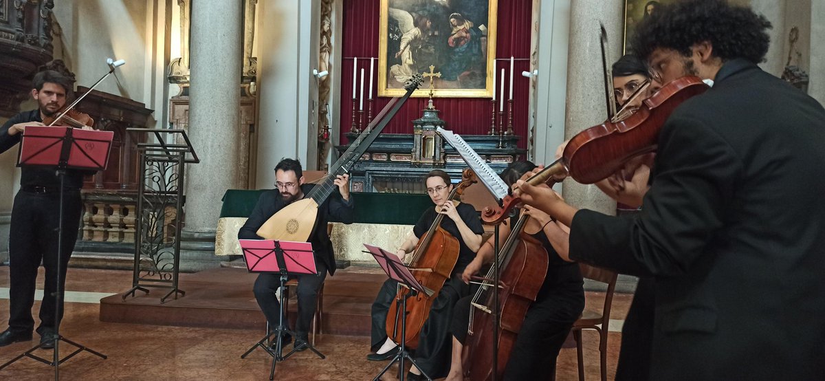 ConsulMexMIL's tweet photo. 🎉@ConsulmexMil comparte con orgullo que la orquesta barroca 🇲🇽 @AntiqvaM ofreció conciertos el 20 y 21 de julio en @LaStatale  con gran éxito
 El público disfrutó 2 presentaciones ejecutadas por músicos mexicanos talentosos
Agradecemos la valiosa colaboración a @OrchestraUniMI https://t.co/nWTJ2wTlMD
