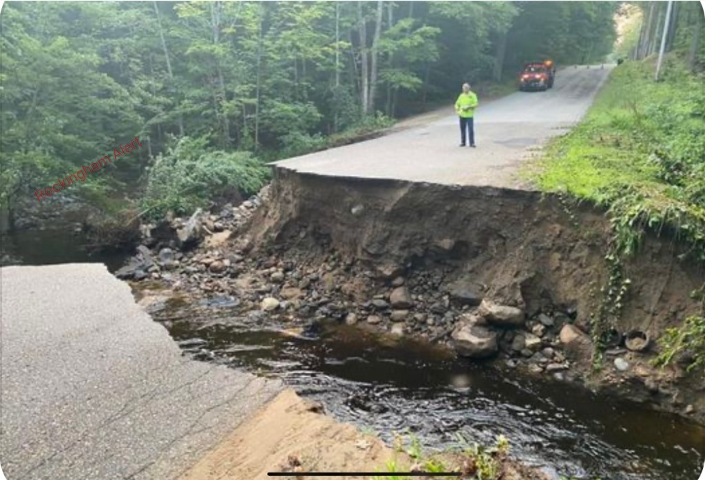 RockinghamAlert's tweet photo. Chester, NH *ROAD CLOSURE* Lane Rd - A section of Lane Road is closed due to a culvert pipe that has washed out, use caution and seek an alternate route, DO NOT drive around barricades - 7/26 - 06:30 #ChesterNH #LocalTraffic (photo by: Jim Brown) *tip* https://t.co/ubOMF086Hl
