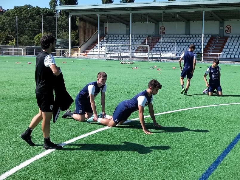 𝙓𝙐𝙑𝙀𝙉𝙄𝙇 𝘼 𝘾𝙊𝙈𝙋𝙊𝙎

🙌 Inicio da pretempada para os nosos ás ordes de <a href="/antonp_09/">Anton Permuy</a>!!!

🗓️ Hoxe tamén coñecimos o camiño para esta Tempada 23.24!!!

𝐗 𝟏
🏡 🆚 <a href="/CoruxoFCoficial/">Coruxo FC ⚒️</a> 
𝐗 𝟐
🚍 🆚 <a href="/RCDeportivo/">RC Deportivo</a> 

Calendario ➡️ bit.ly/CalenXuvenilA

#CanteiraPicheleira