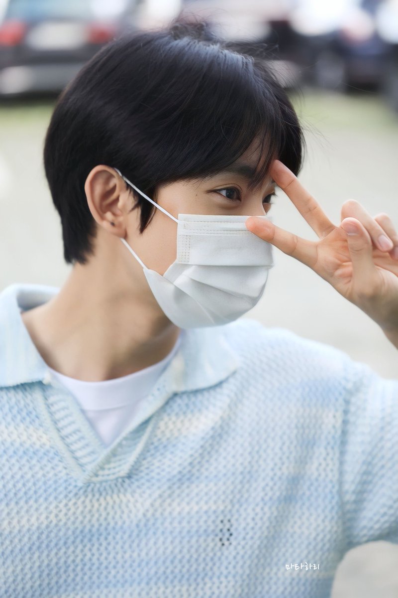 GC_omma's tweet photo. 👕 MADMARS ~ Net Open Collar Half Knit ~ Sky Blue
💳 77,000 ₩
#공찬 #비원에이포 #gongchan #B1A4 #gongchan_outfit #gongchan_wearing #กงชาน #MADMARS
Love Game Radio 2023.07.26
©️ onlyonecnu1991 https://t.co/8qKMdqk8GX