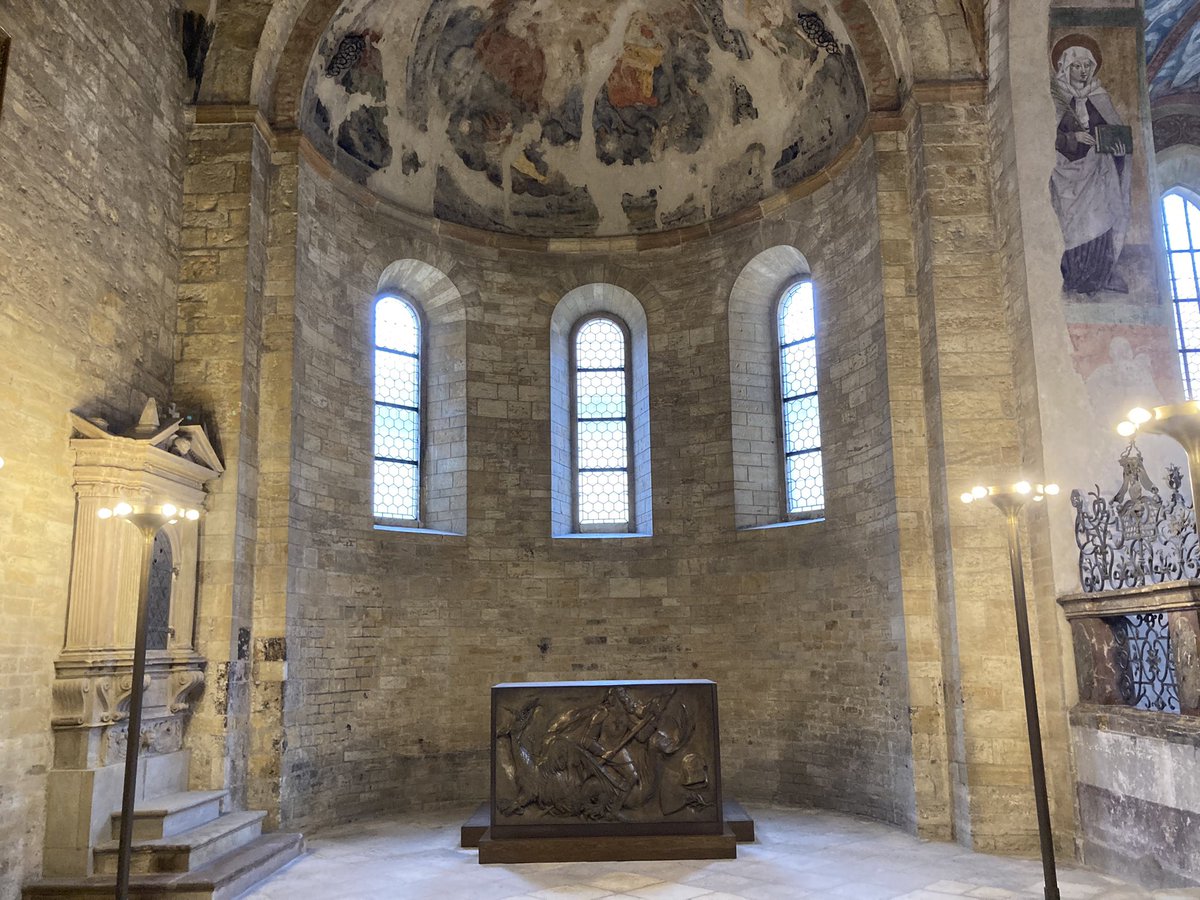 euro_tour's tweet image. プラハ(🇨🇿チェコ)。
本日の風景より。
③聖イジー聖堂
プラハ城に残る最も古い教会建築。