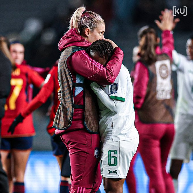 WillGr6's tweet photo. Alexia 🥹 🫂 ❤️ 💛

(📸 :  @keepupau)

[#ESP | #ESPZAM | #FIFAWWC] https://t.co/mOHJ1EPABn