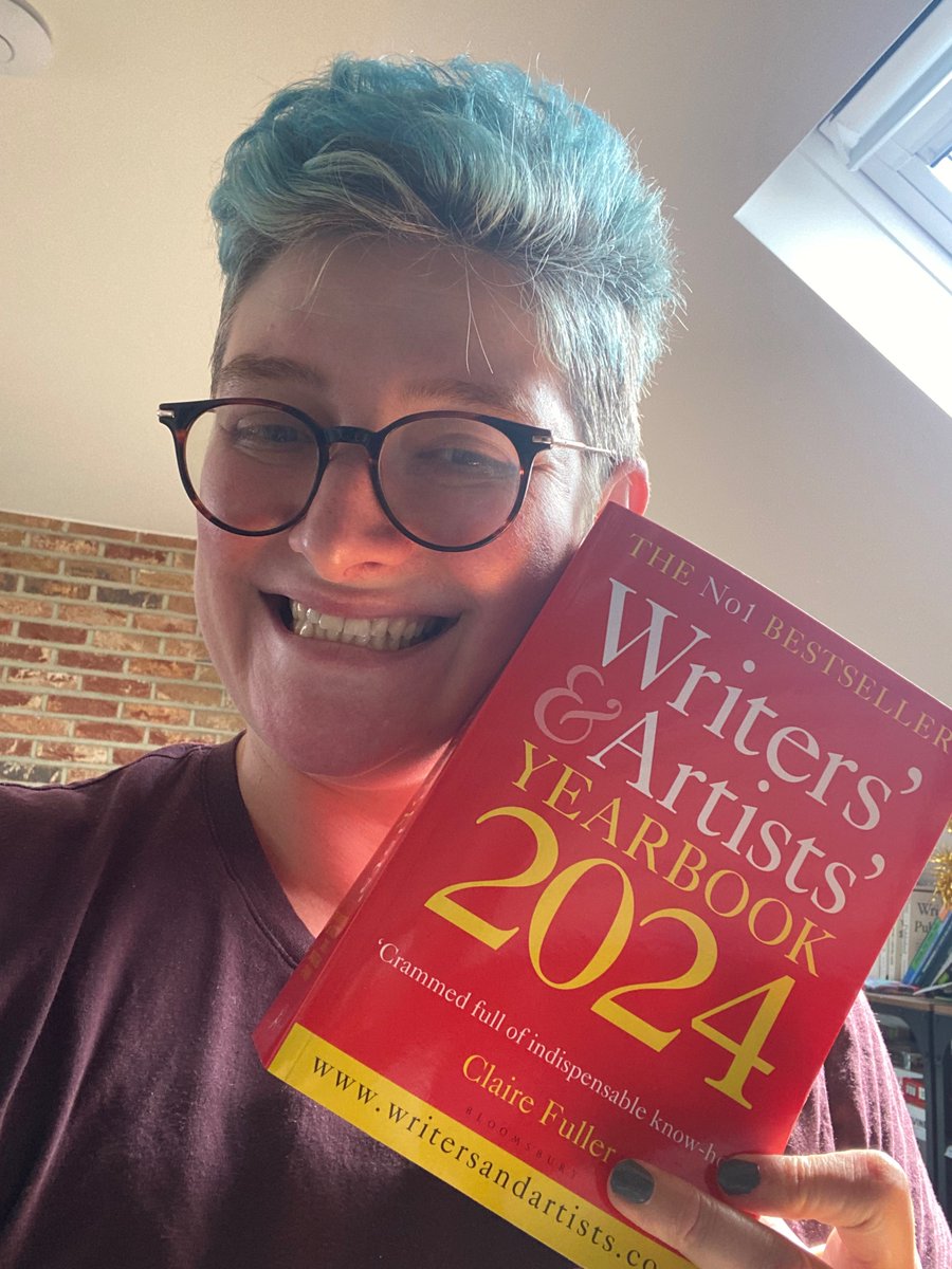 Hari_P's tweet photo. Publication day! It’s the 4th year that @Writers_Artists guide has included my article on writing fanfiction. Always a joy to get my hands on the latest copy https://t.co/oYgB8r7oFo