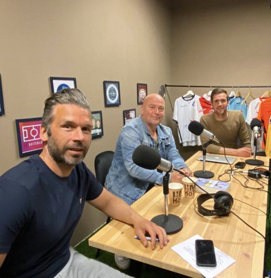 HarmZeinstra's tweet photo. Hele toffe gesprekken met verschillende (oud)keepers en keeperstrainers met één gemene deler: de passie voor het keepen!

De passie blijft voortleven, maar helaas niet meer in het @Showkeepers format!  Op naar nieuwe avonturen en wie weet tot snel! 🙌⚽ https://t.co/6kFyGMrttT