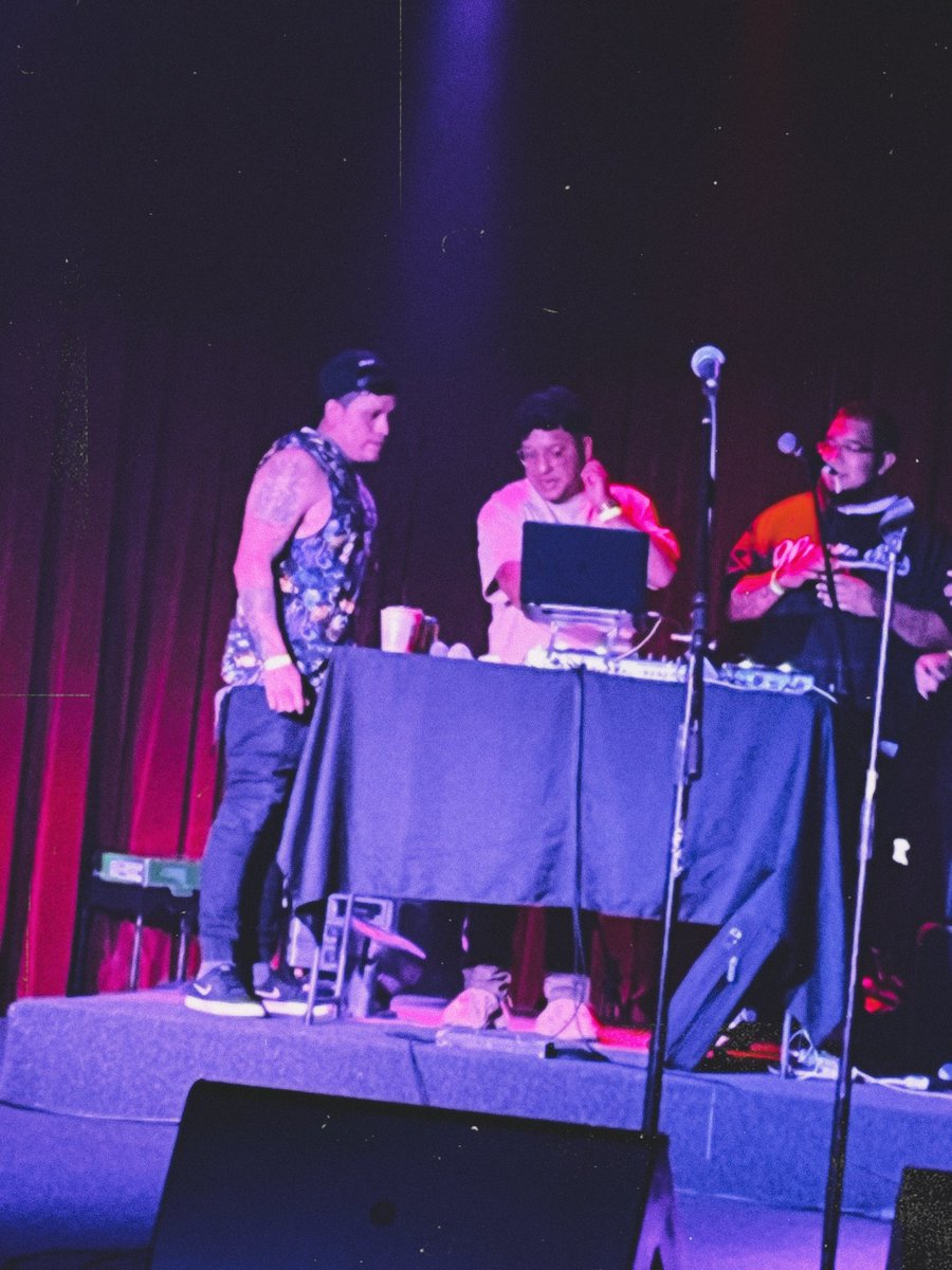 CityboyThomas's tweet photo. Big S/O if you were able to pull up!!. Good vibes all around 💯💯
Salute to all the artist that performed..
It's all Love, On our way!!.‼️
@lilyoda
@cityboy Thomas 
Texas Revolution, LLC Janelle Gomez 
#SATX #live #music #streetmob #HustlersMind https://t.co/wOyc66Jo4p