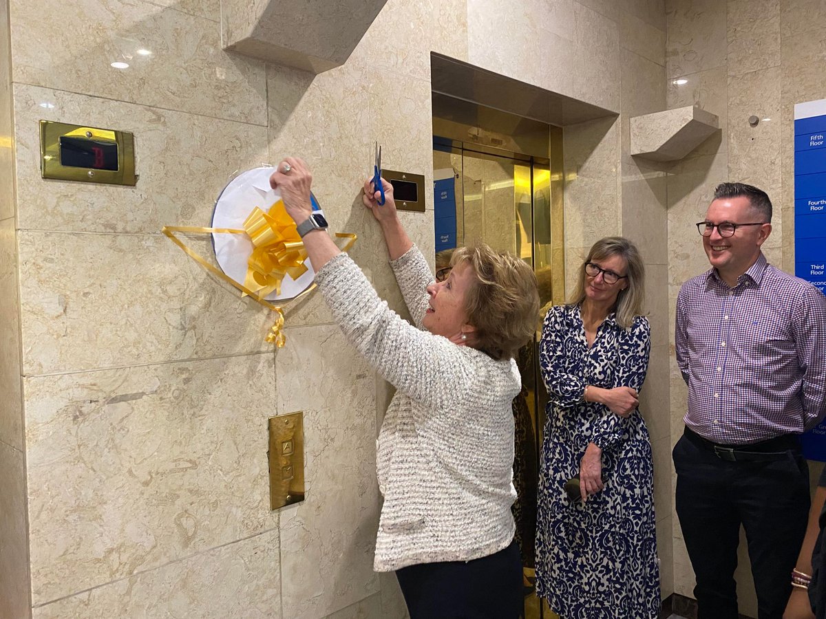 NHS_ELFT's tweet photo. This morning, @PCCALAMI
and @EileenTLondon unveiled a #Covid remembrance #plaque in the reception of Trust HQ.  

They spoke about the importance of remembering the 'quiet courage' from all #staff and #serviceusers during the turbulence of 2020 and beyond. @EdwinCCN https://t.co/gnDrvRwSVw