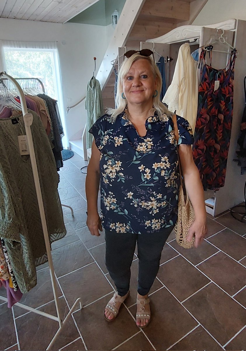 STORTMODE's tweet image. Besök från Gotland av tjej med Visingsöanor på sin pappas sida. #gotland #visingsö #besök