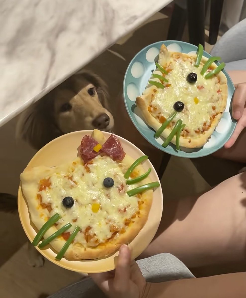 piinkimi_'s tweet photo. hello kitty &amp; dear daniel pizza https://t.co/3p6Pka4wsg