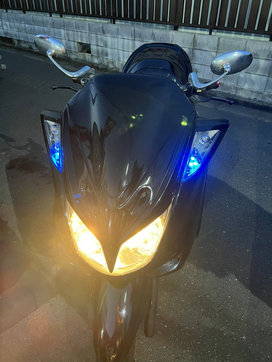 osakabaiku_'s tweet photo. 大阪府からマジェスティC 250 SG03J 売ります。書類、鍵あり。現車確認いつでもOK 配達、全国配送の手配かけれます。
DMお待ちしてます！
#マジェスティ売ります　#マジェスティ250売ります　#大阪府からマジェスティc売ります　#マジェ売ります　#マジェスティC売ります　#ビック売ります https://t.co/CctJSrFmnn