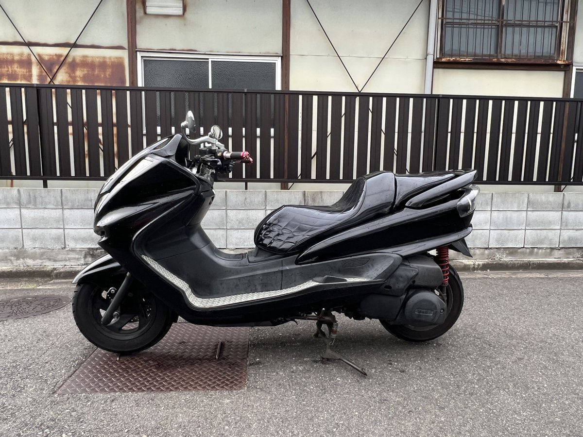 osakabaiku_'s tweet photo. 大阪府からマジェスティC 250 SG03J 売ります。書類、鍵あり。現車確認いつでもOK 配達、全国配送の手配かけれます。
DMお待ちしてます！
#マジェスティ売ります　#マジェスティ250売ります　#大阪府からマジェスティc売ります　#マジェ売ります　#マジェスティC売ります　#ビック売ります https://t.co/CctJSrFmnn