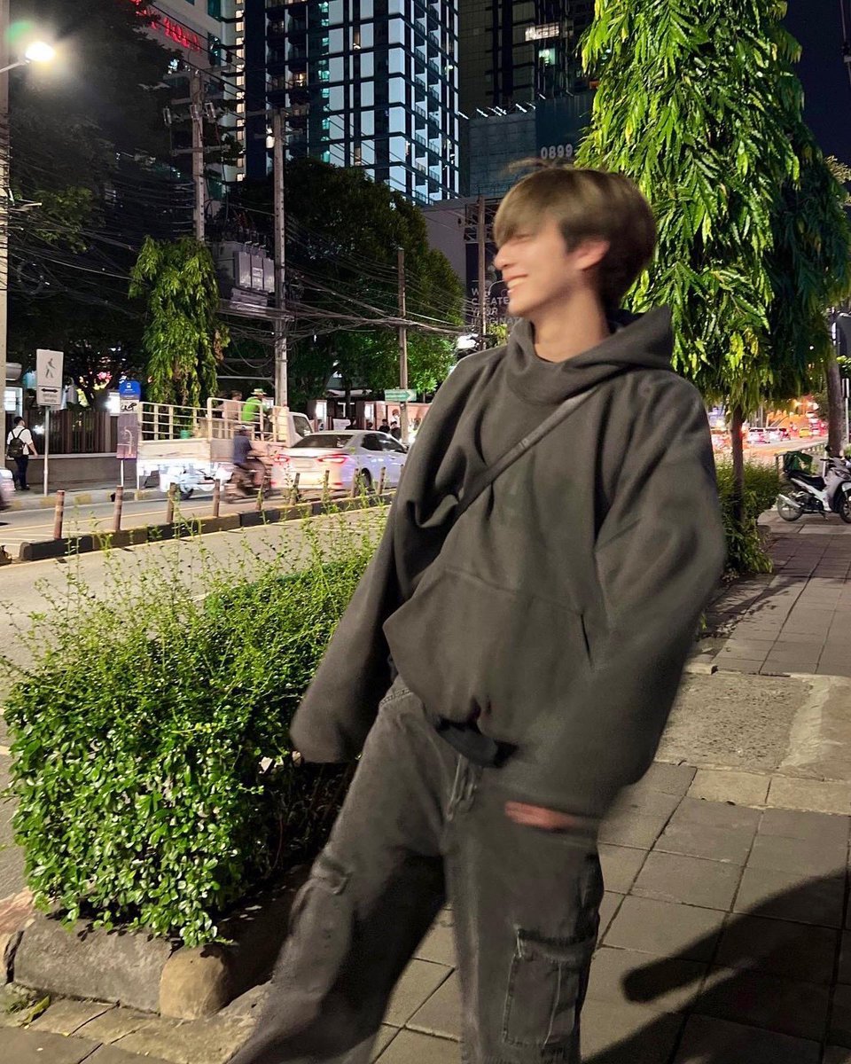 mytaddyth's tweet photo. 26.07.23 | Tad IG Update

🧸 : Black Black Black🖤✨ (1)

🔗 : https://t.co/o2imhQ3ruM

#TadATLAS #TadThapana
#ATLAS_TH #ATLASth @TadThapana https://t.co/dKs0oVzvHP