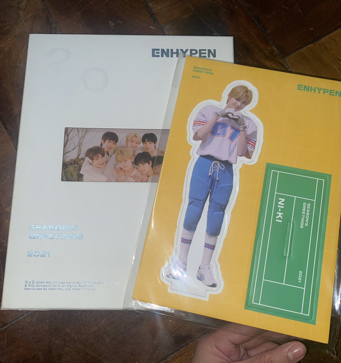 aja_cart's tweet photo. WTS | LFB PH

ENHYPEN SEASONS GREETINGS 2021
- complete inclu except pc and random sg id

drop budget will accept reasonable price need ko lng talaga ideclutter

MOP: gcash
MOD: shopee, flash, ggx
LOC: QUEZON CITY

reply mine or dm

Help rt @ENHYPENMARKETPH tysm po https://t.co/BzzxVQjYdR
