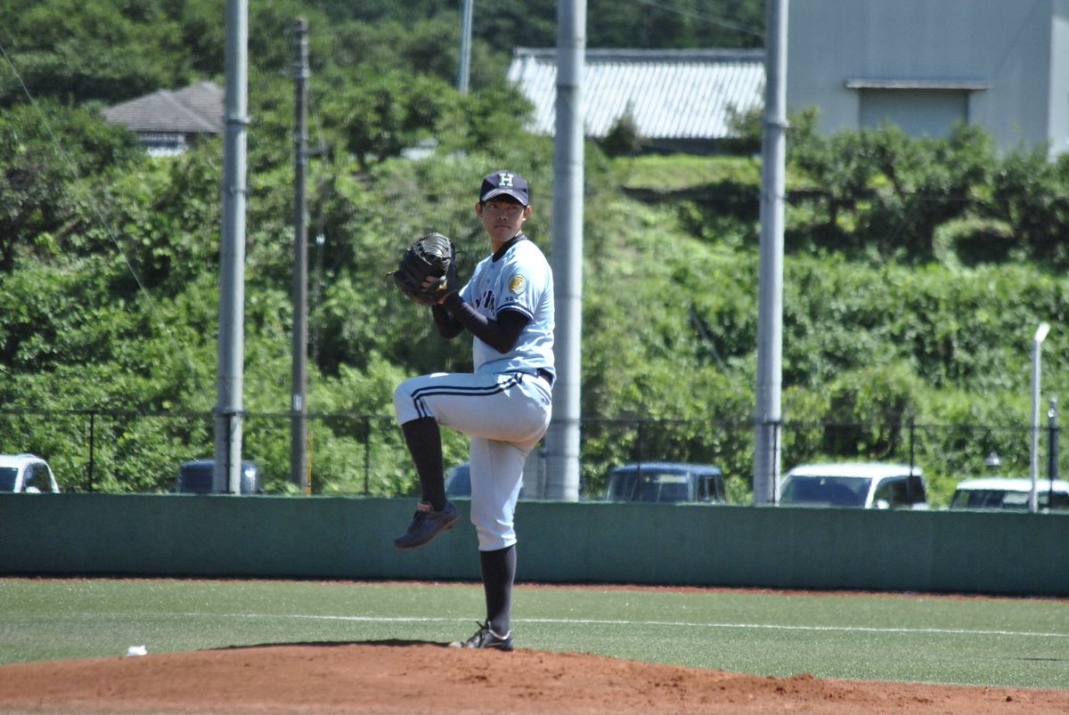 hiroshima_big6's tweet photo. 【夏休み企画　第一弾】
秋リーグに向け各大学のエースにルーティーンを紹介してらもいます！

広島大学　　平田宗一郎
4年(#兵庫県立大学付属高校)
[Q1.試合前のルーティーンは？］
試合の前々日にサウナに行く

[Q2.ルーティーンはどのように役立っている？]
リラックスして試合に望むことが出来る https://t.co/CWlNveMPNM