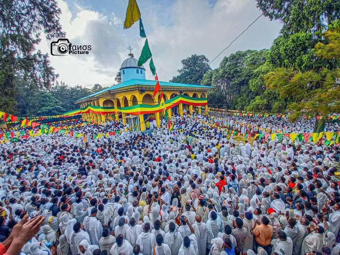 TadeleTibebut's tweet photo. የራማው ገብርኤል ..እንዴት ነው የሚያምረው ባካችሁ።  ጎንደር ቅዱስ ገብርኤል ቤተክርስቲያን 💚💛❤️  
በእግዚአብሔር ፊት ለመቆም የተመረጥክ
 ባለ ሙሉ ግርማ መላኩ ቅዱስ ገብርኤል ሆይ
 እኛም ያንተን መምጣት እንሻለንን🙏 
https://t.co/99Xc9ehuBw https://t.co/GIfh2sNdeL