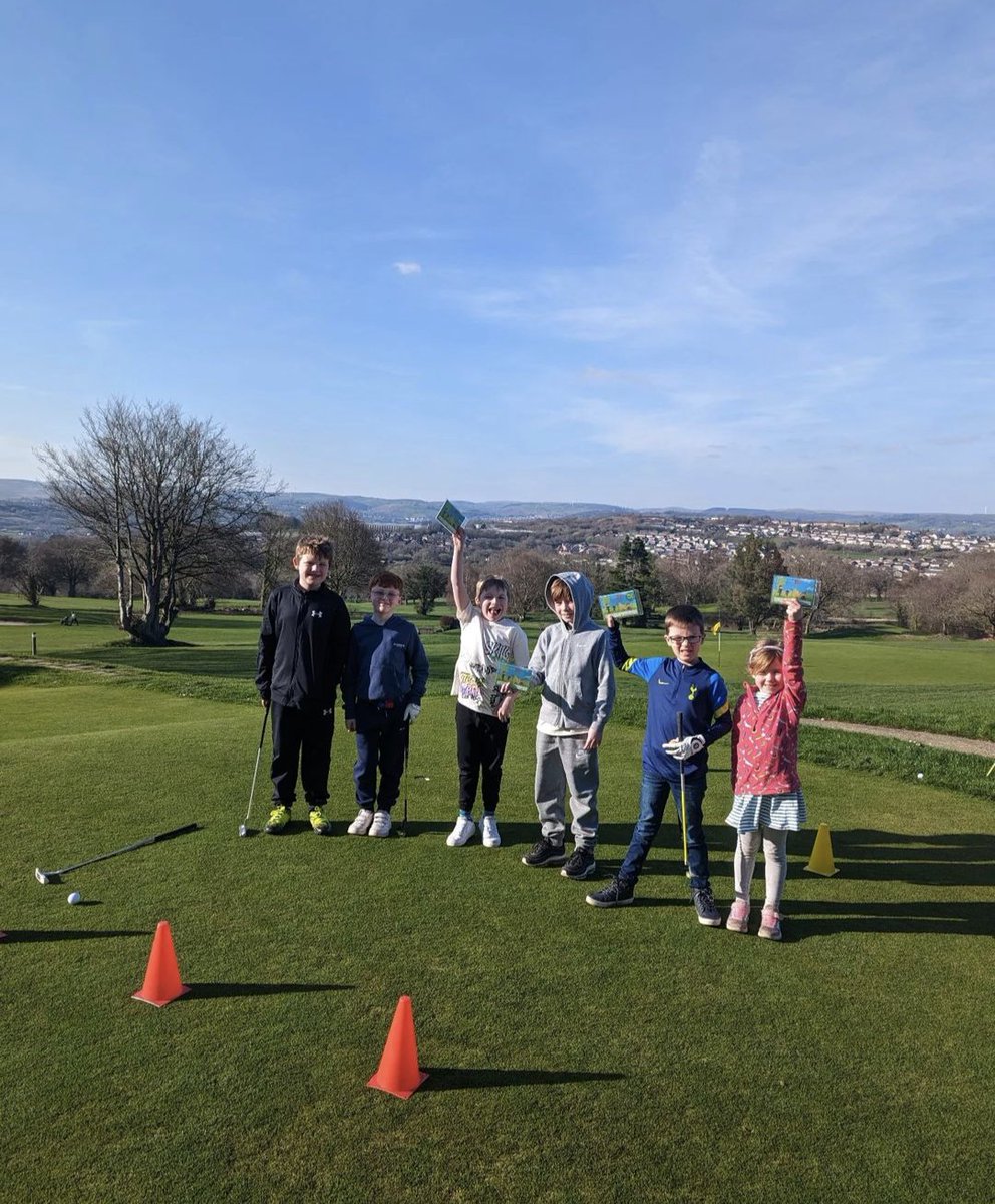 ⛳Coaching Camp⛳ Spaces available at just £17.50 per child in our coaching camps @BrynMeadows ⬇️ ➡️TUESDAY 8th AUGUST 10am-12pm🏌️‍♂️ ➡️TUESDAY 22nd AUGUST 10am-12pm🏌️‍♂️ Limited spaces available so to book please contact us on 01495 225590 ⛳ #juniorgolf #Juniorlessons