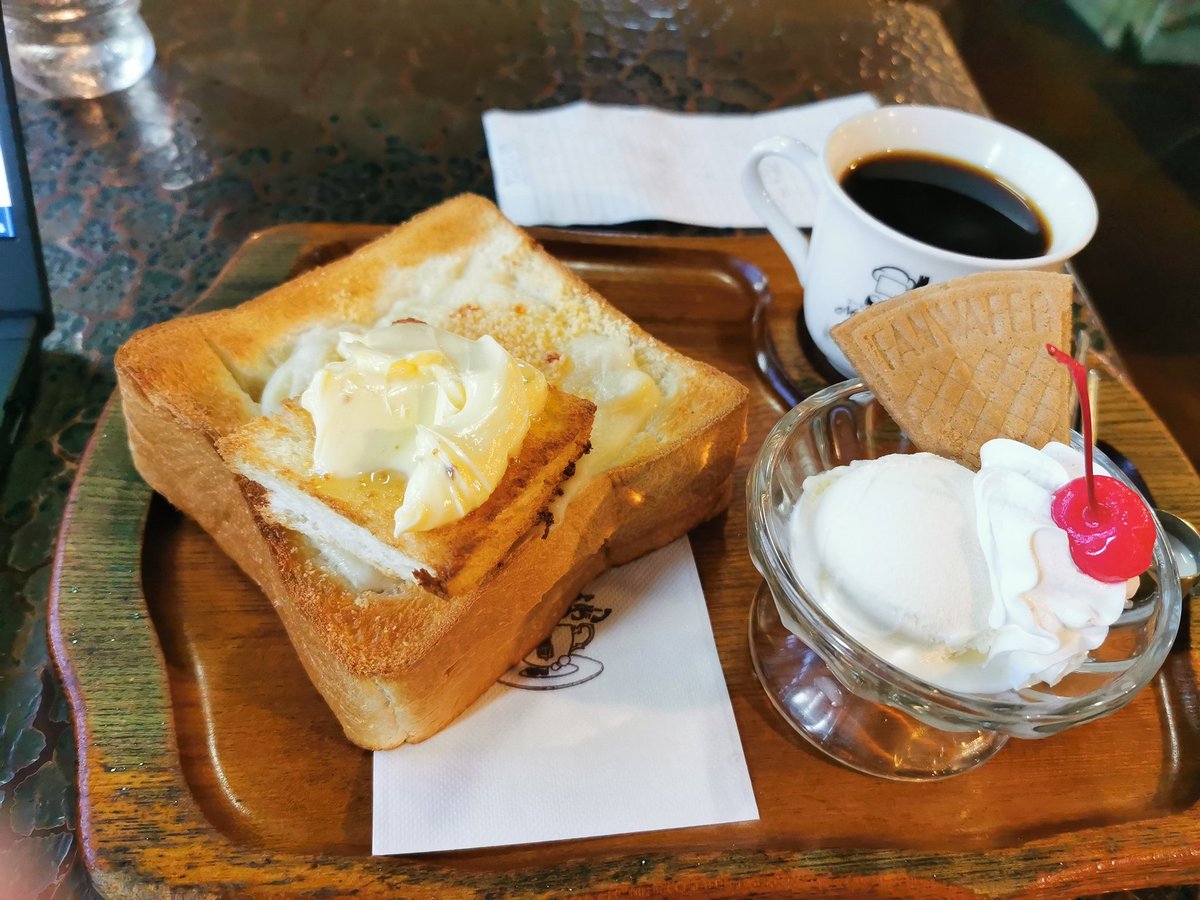 asatoru's tweet photo. 初めて行ったけど、ニューリンデンはコスパ最強。グラタントーストセット800円で、しっかり満腹です。 https://t.co/uzZWeuj2F8