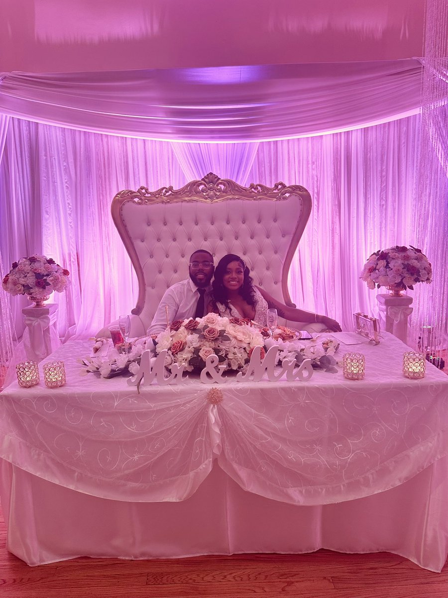 RoyallyCharmedd's tweet photo. Congratulations to Blessing &amp; Taylor Odokara!!!💒🔔
May your love blossom to the fullest.
Thanks so much for letting us be a part of your event, and thank you to all the vendors who made this event such a wonderful celebration. https://t.co/VgN7YR7rFj