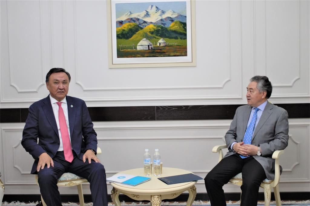 H.E. Ambassador @KubanOmurali, Secretary General of the Organization of @Turkic_States (OTS), had a meeting with H.E. Jeenbek Kulubaev, Minister of Foreign Affairs of the Kyrgyz Republic @MFA_Kyrgyzstan on July 26, 2023, in #Bishkek. ▶️turkicstates.org/en/haberler/ot…