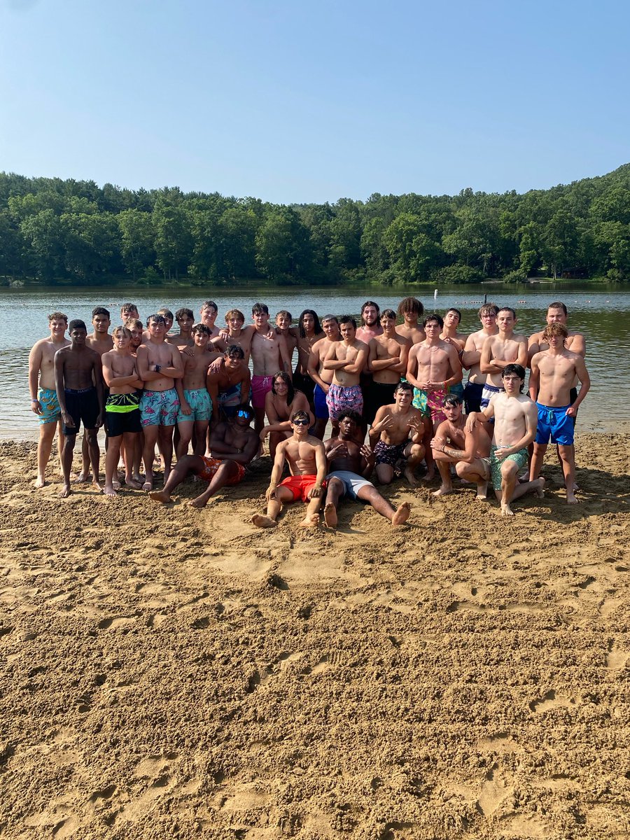 GoldenLionFoot1's tweet photo. Solid workout away from home base today ❗️Outstanding work from the team this summer and beyond proud of their efforts ❗️ #BuyIn https://t.co/NN6uViVOIV