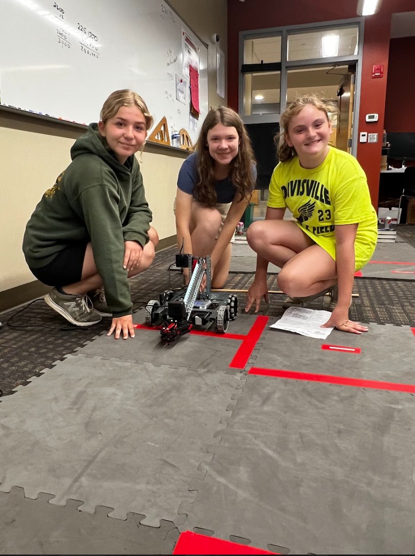 nkhsrobotics's tweet photo. This morning, we are taking on our first autonomous challenge, programming our robots to drive through some challenging courses! Good news is teamwork makes these challenges much easier. https://t.co/MDvy8O423c